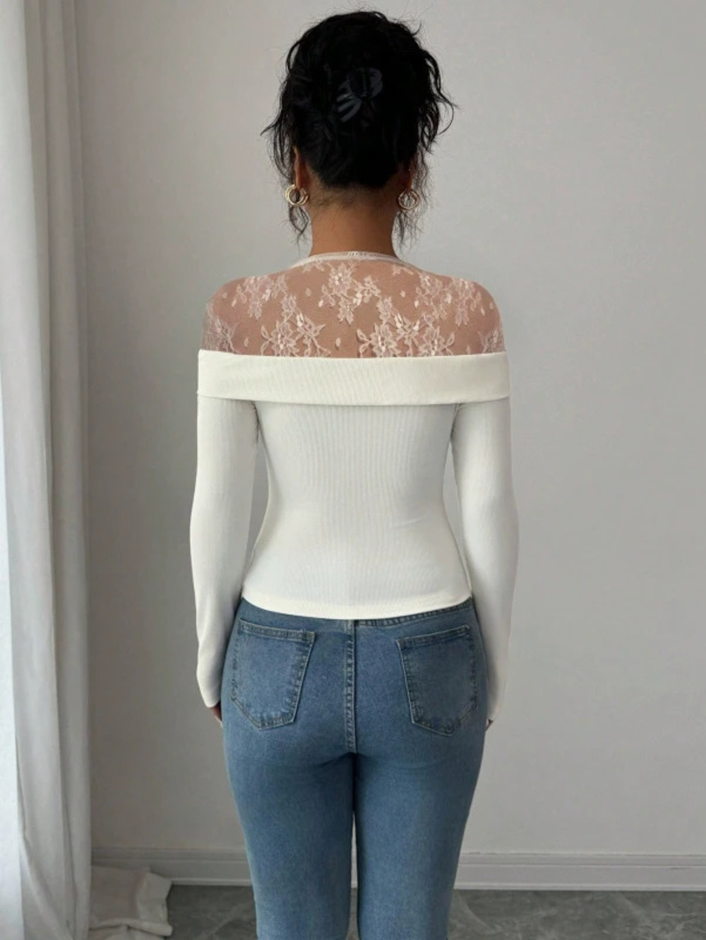 Lace Stand Collar Patchwork T Shirt with Brooch for Women